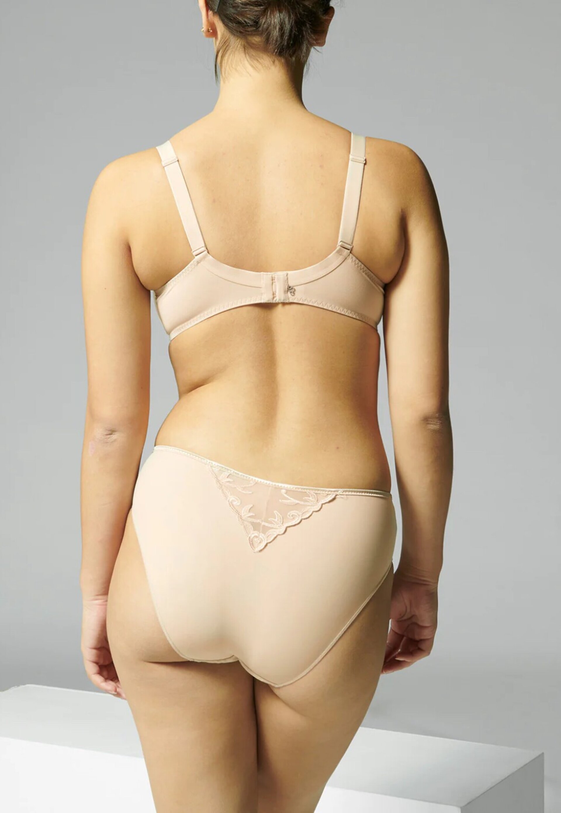 Sujetador Andora Minimizer Simone Perele - 11